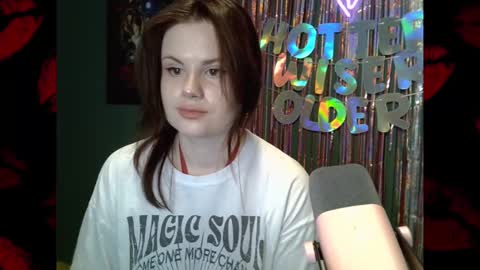 Snapshot of dellacrush_ chatting on February 14, 10:17 am dellacrush_ online show from February 14, 10:17 am