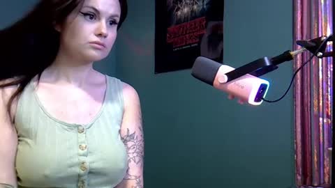 Snapshot of dellacrush_ chatting on February 24, 8:14 pm dellacrush_ online show from February 24, 8:14 pm