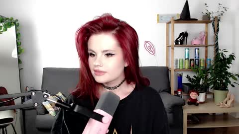 Snapshot of dellacrush_ chatting on September 17, 5:25 pm dellacrush_ online show from September 17, 5:25 pm