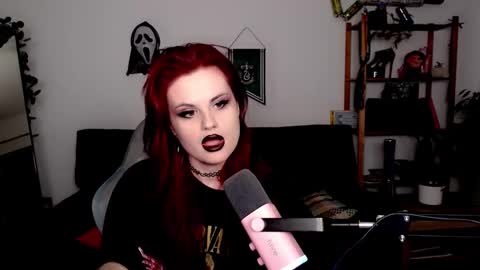 Snapshot of dellacrush_ chatting on November 10, 6:40 pm dellacrush_ online show from November 10, 6:40 pm