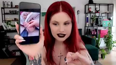 dellacrush_ online show from July 25, 1:52 pm
