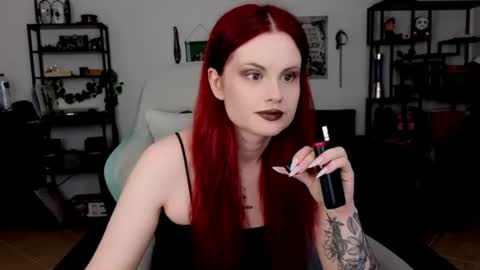 dellacrush_ online show from July 29, 5:33 pm