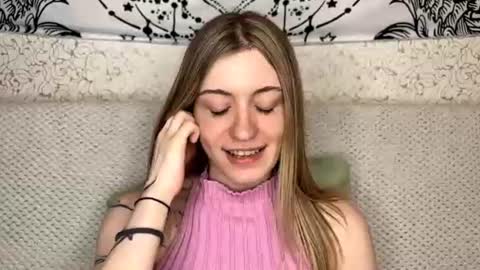 Sia online show from June 18, 10:52 am