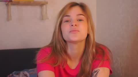 Snapshot of delmyostrem chatting on October 22, 7:08 am Emily online show from October 22, 7:08 am