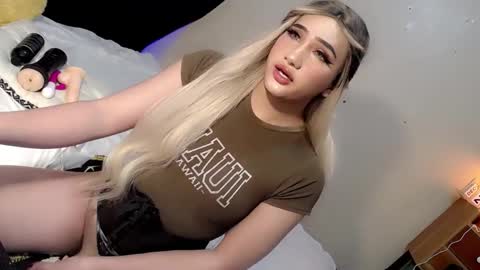 Snapshot of deluxetgirl69 chatting on December 26, 3:31 pm Chesca online show from December 26, 3:31 pm