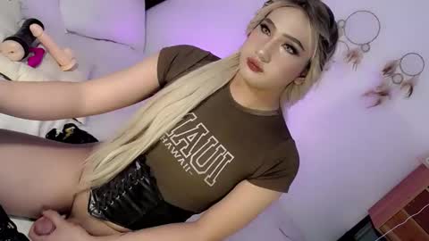 Snapshot of deluxetgirl69 chatting on January 26, 5:34 pm Chesca online show from January 26, 5:34 pm