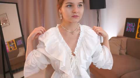 Hi my name is Sari nice to see you in my Room online show from June 10, 4:12 am