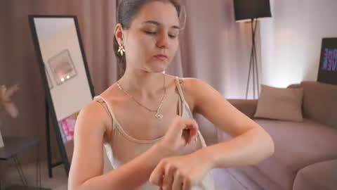 Snapshot of demetricekanady chatting on July 16, 4:07 am Hi my name is Sari nice to see you in my Room online show from July 16, 4:07 am