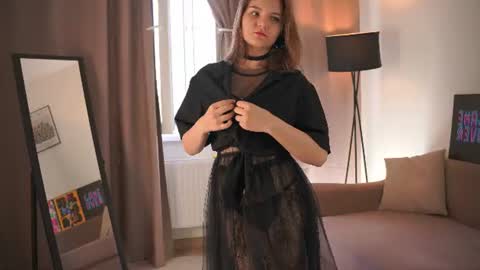 Snapshot of demetricekanady chatting on July 24, 4:10 am Hi my name is Sari nice to see you in my Room online show from July 24, 4:10 am