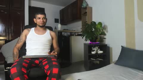 Snapshot of demian26big chatting on October 22, 3:29 am demian26big online show from October 22, 3:29 am
