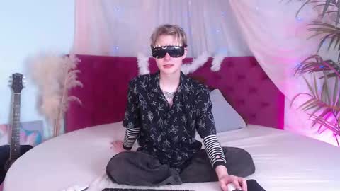 demianenglen online show from September 21, 9:49 pm