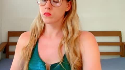 demigoddesslexie online show from January 8, 1:19 am