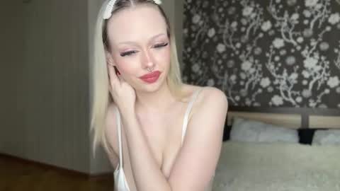 Snapshot of demilodge chatting on December 2, 11:59 am Demi online show from December 2, 11:59 am