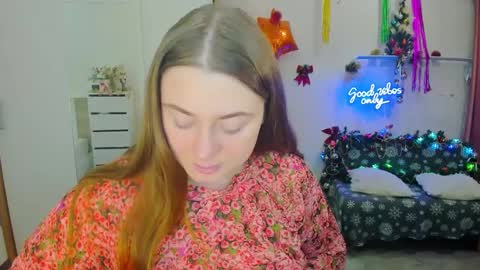 Sophie online show from December 8, 4:14 am