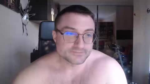 Snapshot of den_lover1 chatting on February 17, 1:32 pm Den online show from February 17, 1:32 pm