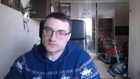 Snapshot of den_lover1 chatting on February 24, 10:26 am Den online show from February 24, 10:26 am