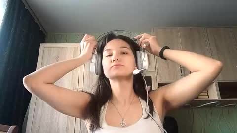 Snapshot of denaemalikowski chatting on March 18, 7:11 am Deni online show from March 18, 7:11 am