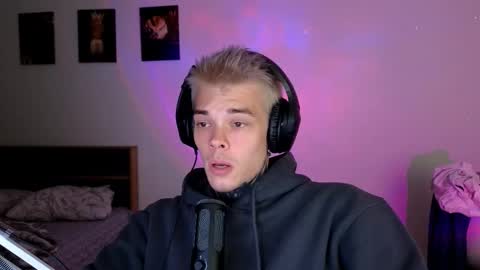 Snapshot of denis_here chatting on September 8, 10:53 pm Denis online show from September 8, 10:53 pm