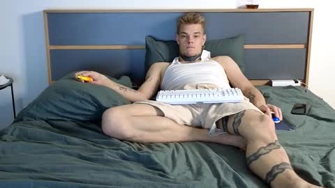 Denis online show from October 15, 1:17 am