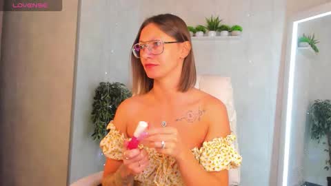 Elina online show from September 15, 12:10 am