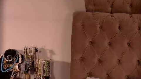 Snapshot of denisseperry chatting on June 27, 10:37 pm Ela online show from June 27, 10:37 pm