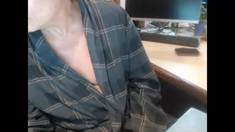 Den  Jet online show from February 7, 10:41 am