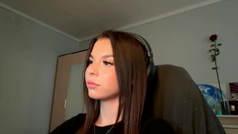 Elizabeth online show from September 30, 7:24 am