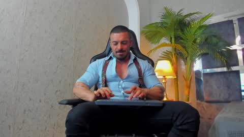 dennis_cox_ online show from January 2, 1:06 am