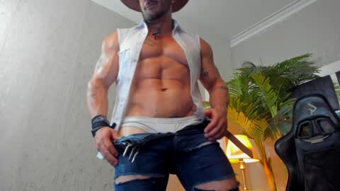 dennis_cox_ online show from January 3, 4:48 pm