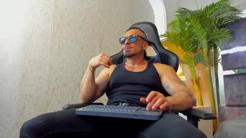 dennis_cox_ online show from January 5, 9:15 am