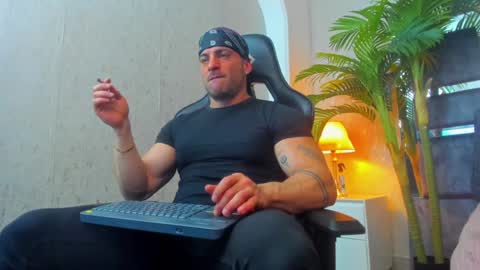 dennis_cox_ online show from January 17, 10:33 am