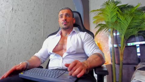 dennis_cox_ online show from January 30, 11:55 am