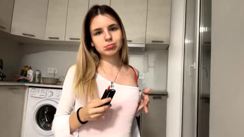 Denni online show from September 14, 6:07 pm