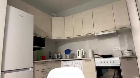 Denni online show from October 17, 3:36 pm