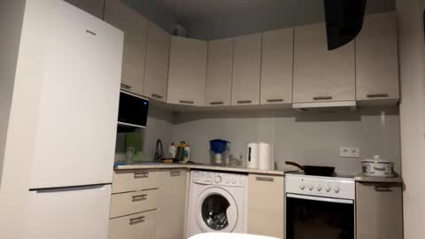 Denni online show from November 2, 3:25 pm