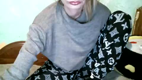 DennisXCarol online show from October 18, 7:25 pm