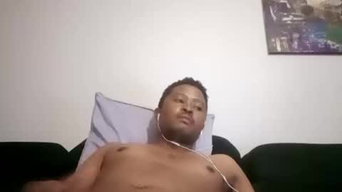 Snapshot of dentzo chatting on February 13, 2:51 am mastER blACK online show from February 13, 2:51 am