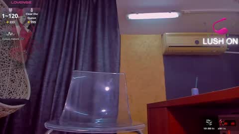denychantall online show from February 24, 2:58 pm
