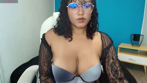 Snapshot of dephne_ chatting on December 7, 1:18 pm Dephne online show from December 7, 1:18 pm
