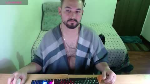 Dereck Mills3 online show from March 19, 2:48 am