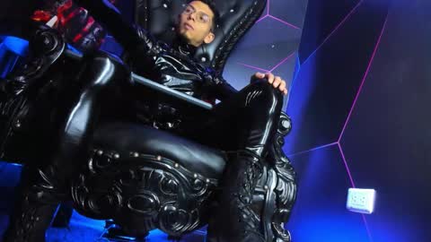 Snapshot of dereck_monroe chatting on March 20, 11:26 am Dereck online show from March 20, 11:26 am