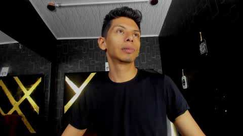 Dereck online show from May 25, 1:06 pm