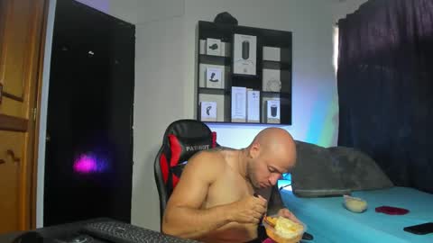 dereckgreen online show from December 17, 7:04 pm