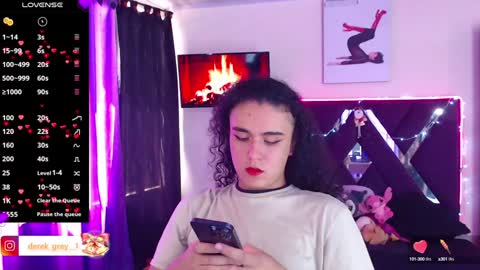 Snapshot of derek_greyy_ chatting on December 17, 6:09 pm derek grey online show from December 17, 6:09 pm