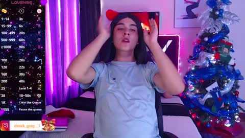 Snapshot of derek_greyy_ chatting on December 30, 8:15 pm derek grey online show from December 30, 8:15 pm