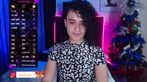 Snapshot of derek_greyy_ chatting on January 4, 12:37 am derek grey online show from January 4, 12:37 am