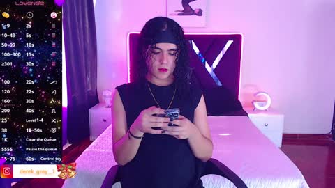 Snapshot of derek_greyy_ chatting on January 10, 8:15 pm derek grey online show from January 10, 8:15 pm