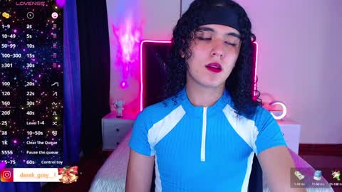 Snapshot of derek_greyy_ chatting on January 11, 12:33 am derek grey online show from January 11, 12:33 am