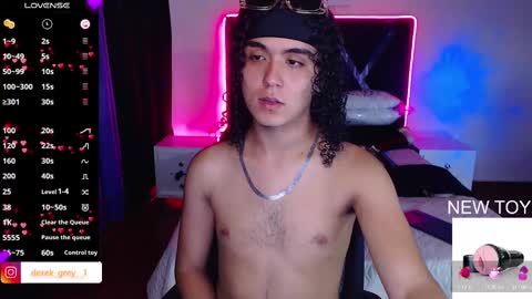 Snapshot of derek_greyy_ chatting on February 10, 11:45 pm derek grey online show from February 10, 11:45 pm