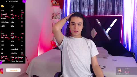 Snapshot of derek_greyy_ chatting on March 10, 4:14 pm derek grey online show from March 10, 4:14 pm